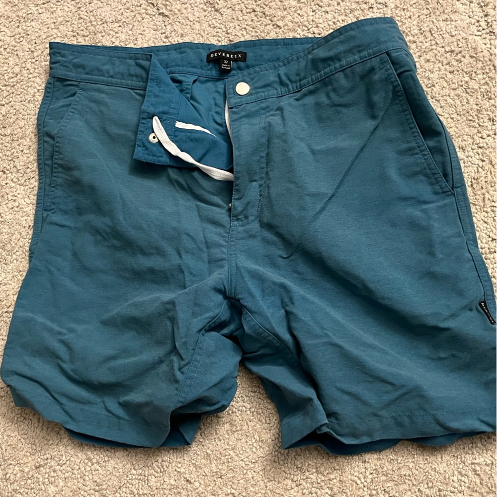 Devereux golf shorts